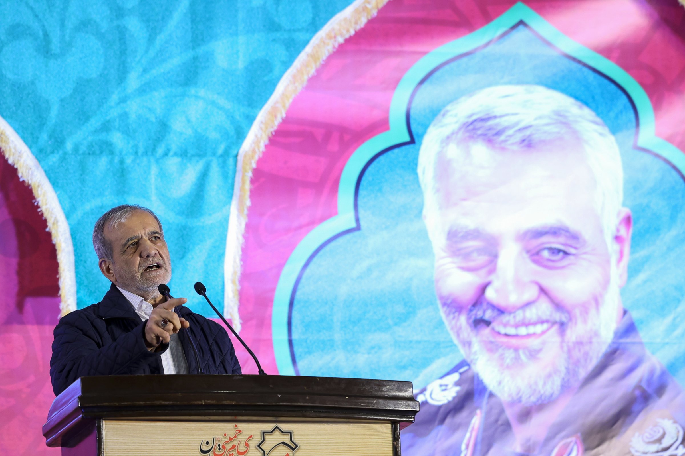 إيران...من الإستراتيجية الثورية إلى الانسحاب القومي